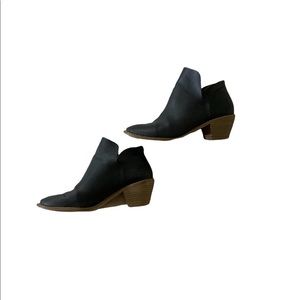 Universal Thread Leather Boots